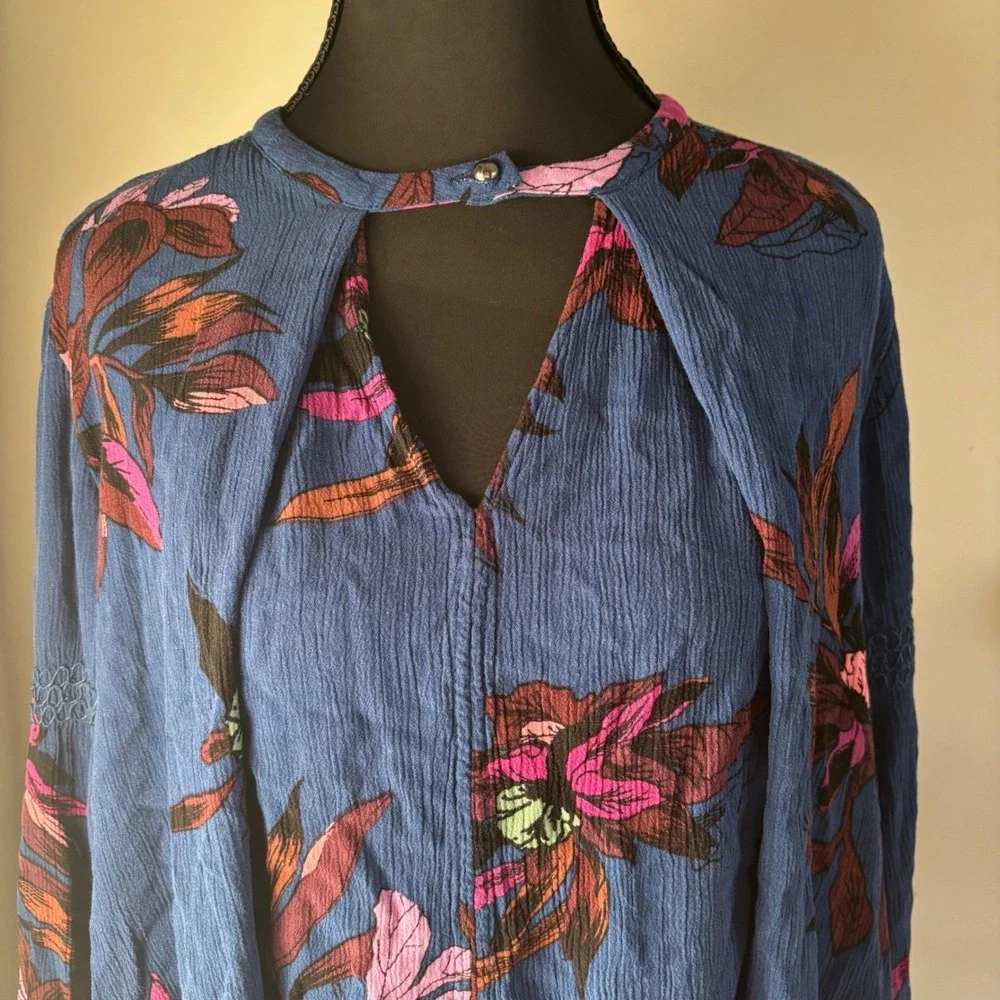 Free People Tree Swing‎ Blue Floral Print Keyhole Neck Long Sleeve Tunic Boho S - Picture 6 of 14